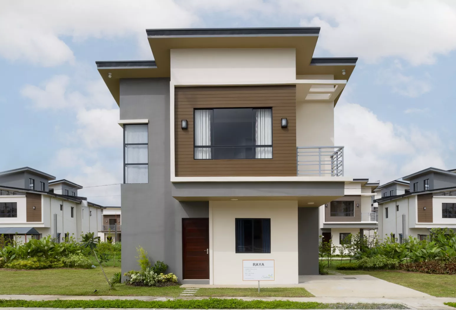 Sentrina Alaminos Raya